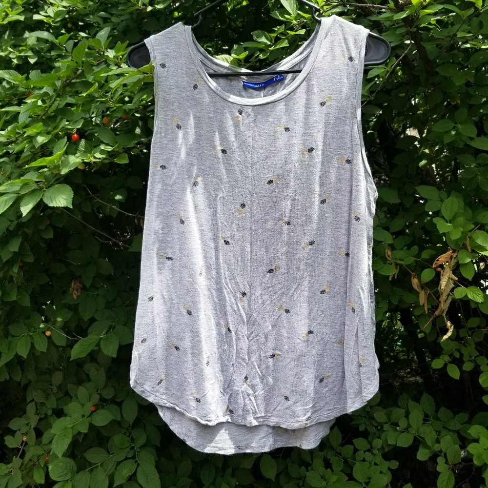 Apt. 9 top